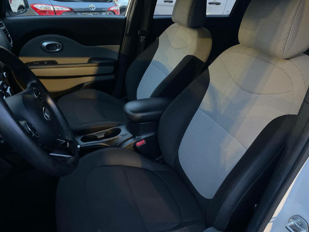 2017 Kia Soul Image 12