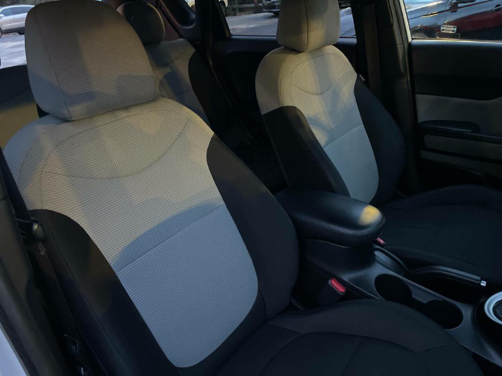 2017 Kia Soul Image 24