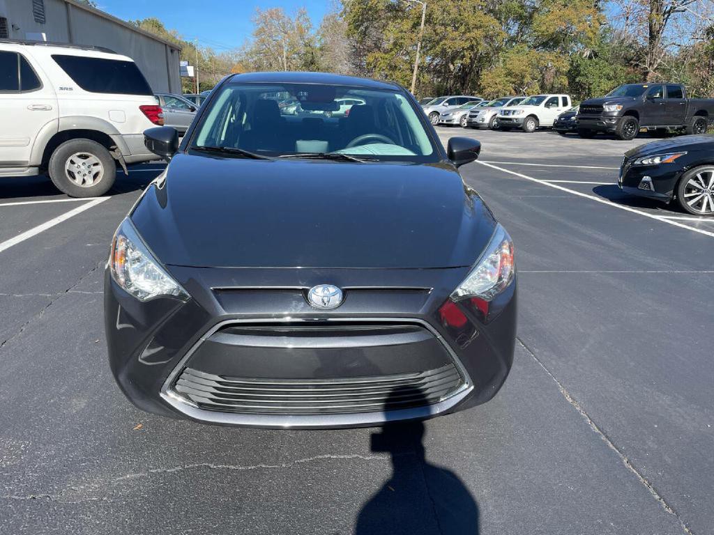 2017 Toyota Yaris Image 3