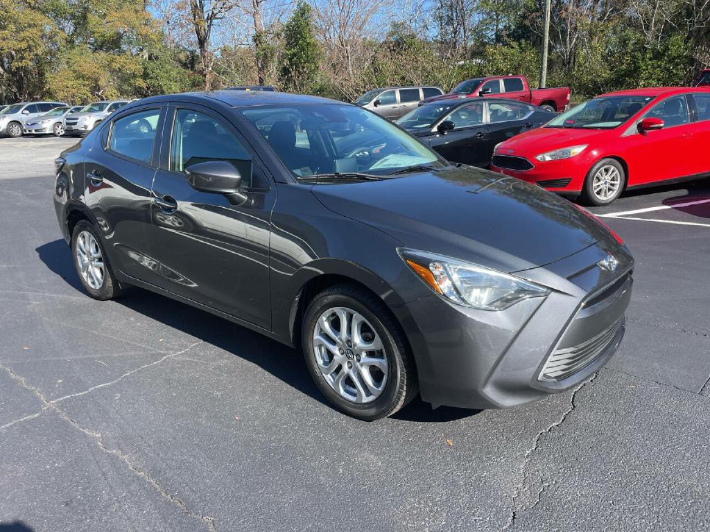 2017 Toyota Yaris Image 4