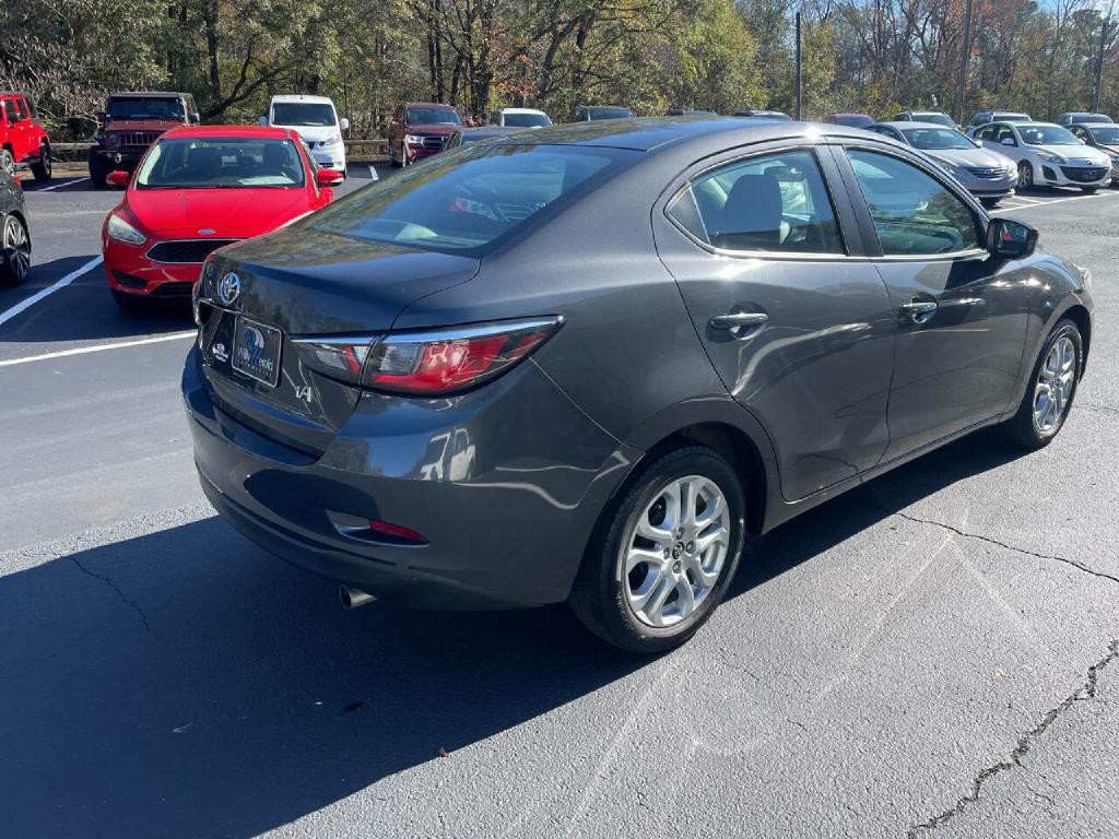 2017 Toyota Yaris Image 6