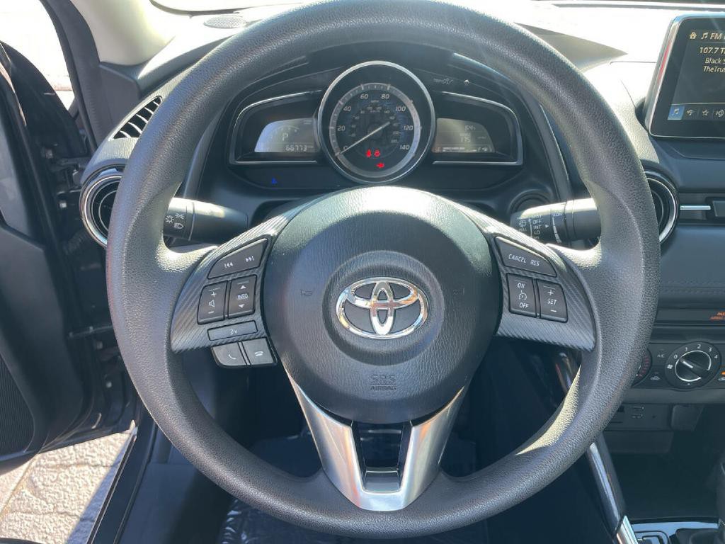 2017 Toyota Yaris Image 13