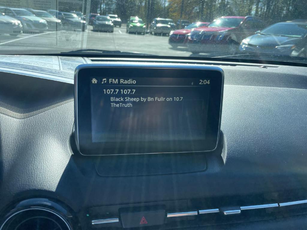 2017 Toyota Yaris Image 16