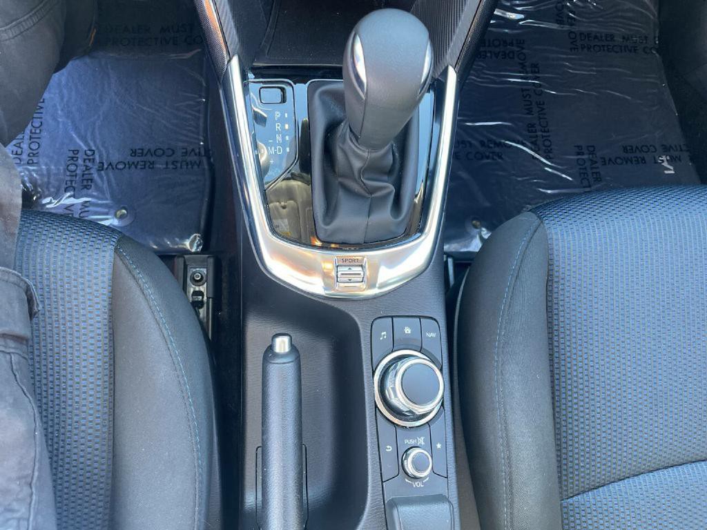 2017 Toyota Yaris Image 18