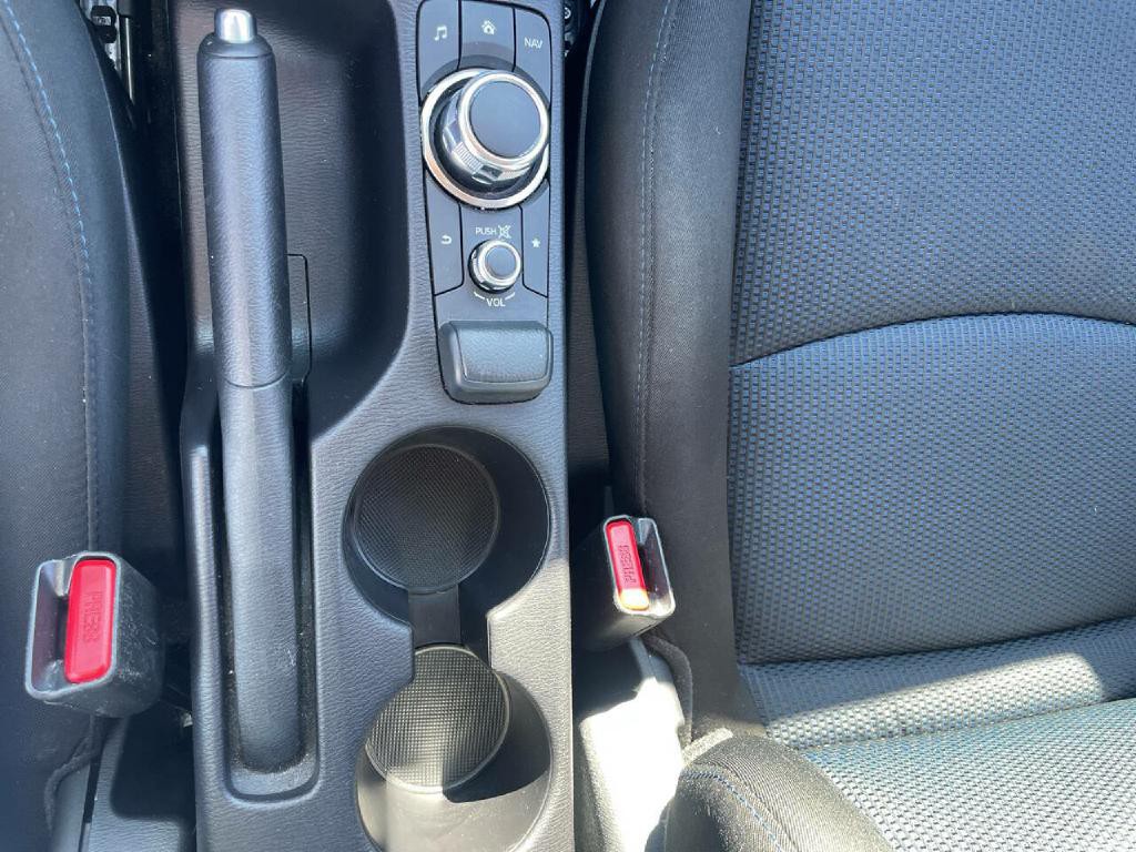 2017 Toyota Yaris Image 19