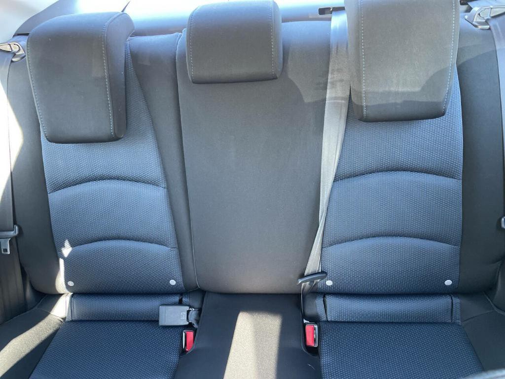 2017 Toyota Yaris Image 21