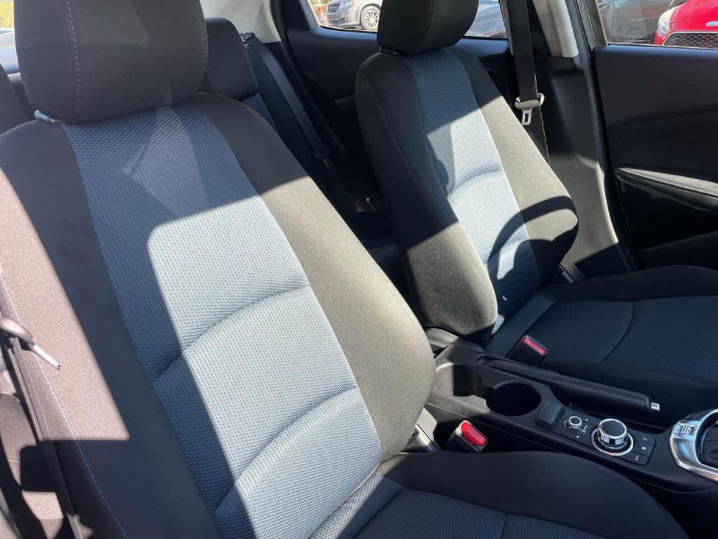 2017 Toyota Yaris Image 25