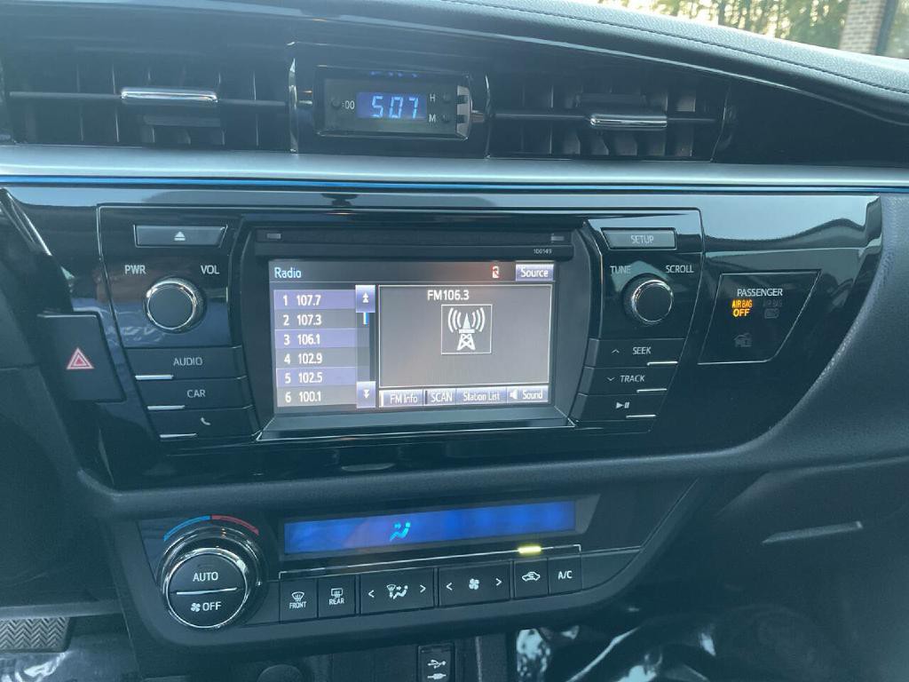 2014 Toyota Corolla Image 17