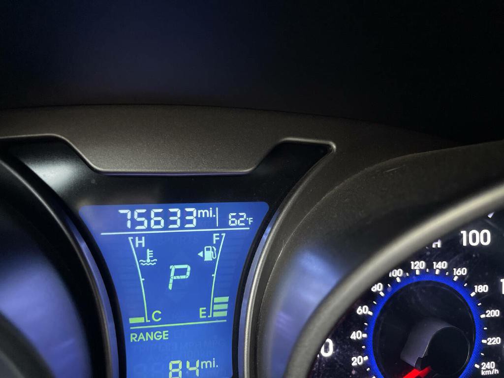 2017 Hyundai Veloster Image 14