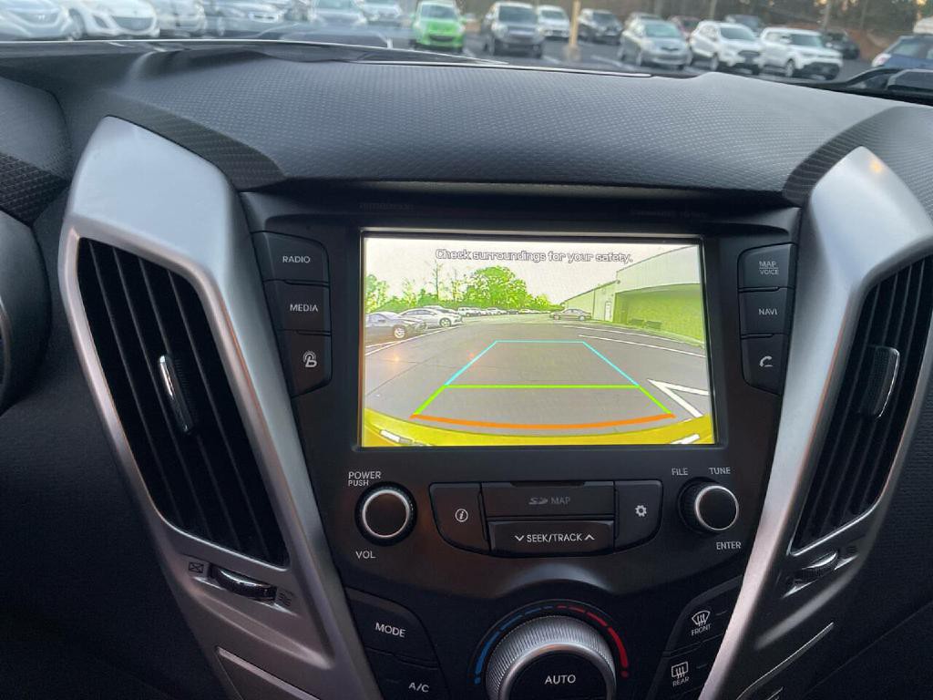 2017 Hyundai Veloster Image 16