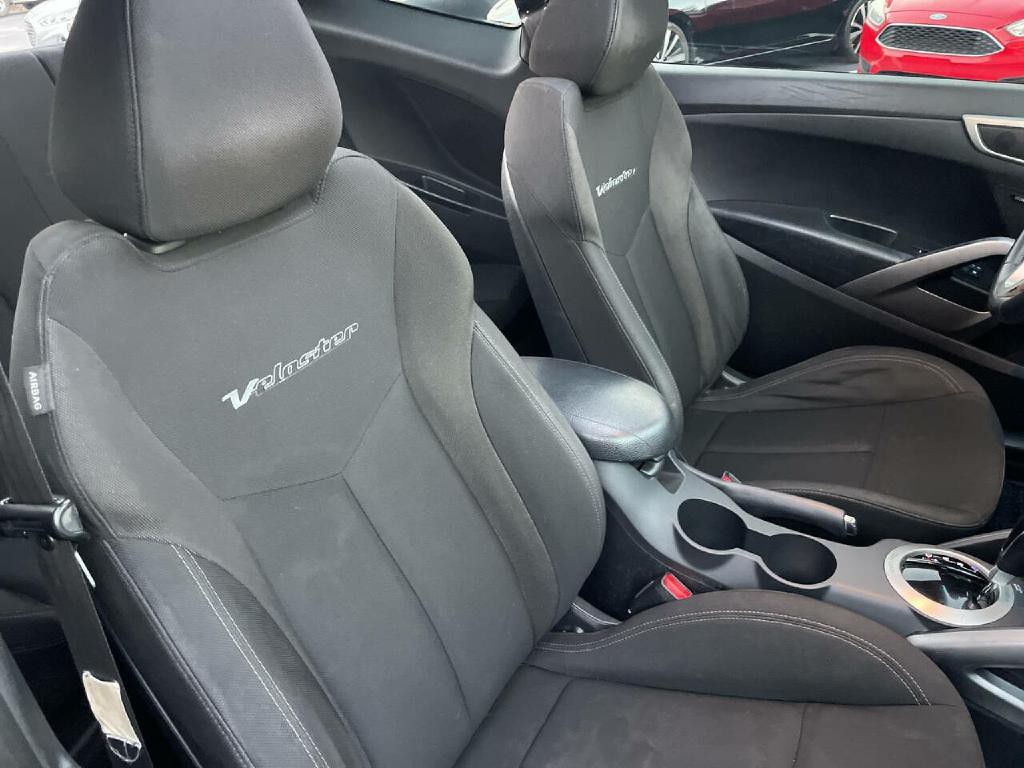 2017 Hyundai Veloster Image 27