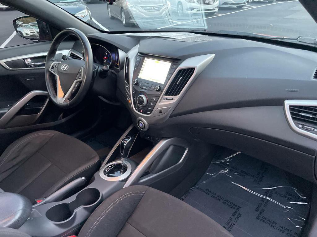 2017 Hyundai Veloster Image 29