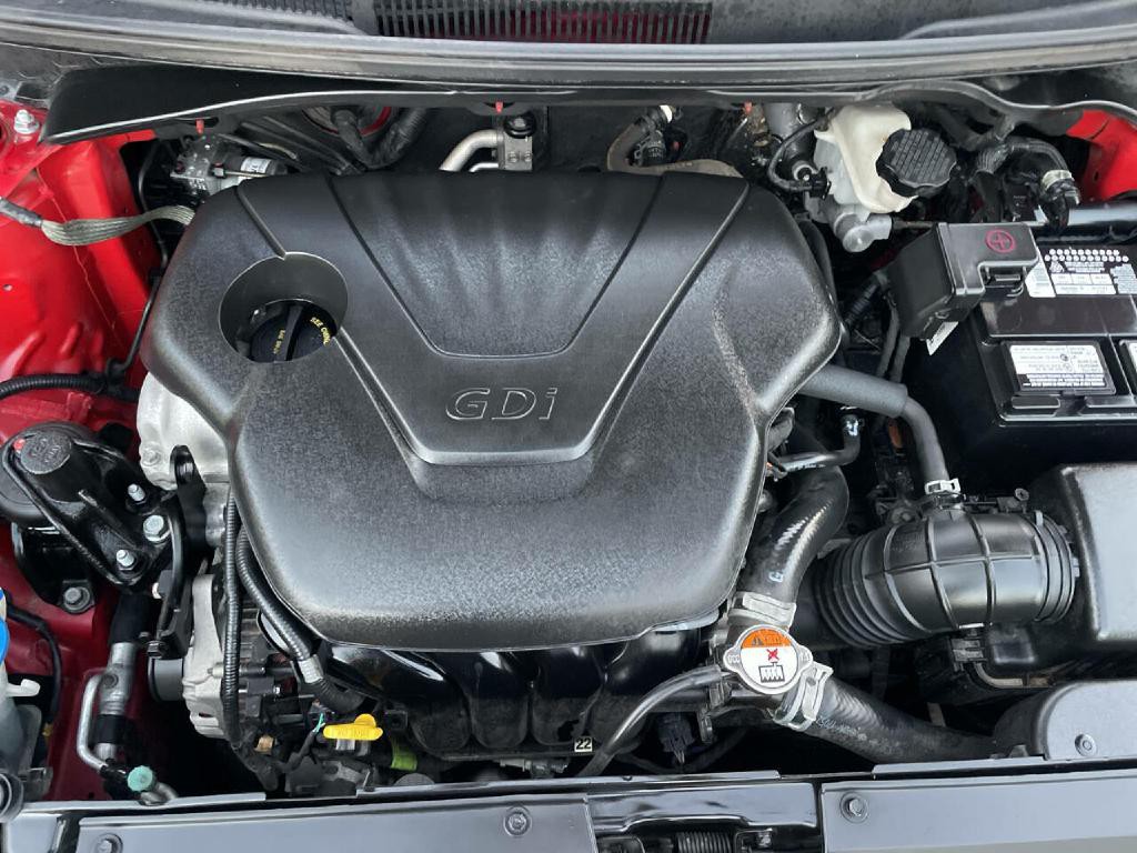 2017 Hyundai Veloster Image 34