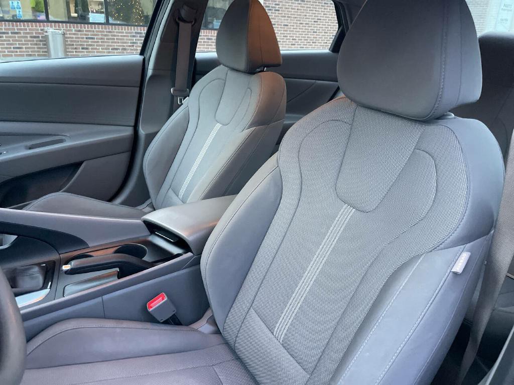 2023 Hyundai Elantra Image 12