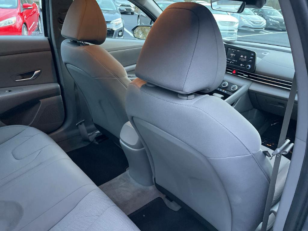 2023 Hyundai Elantra Image 25