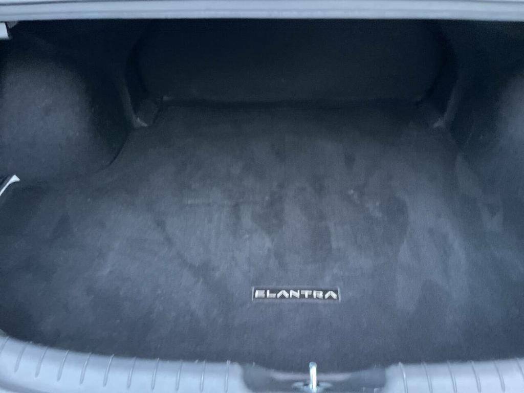 2023 Hyundai Elantra Image 30