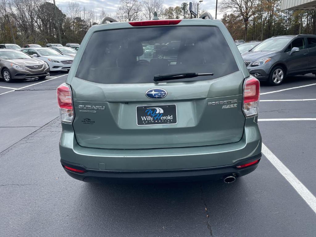 2017 Subaru Forester Image 7