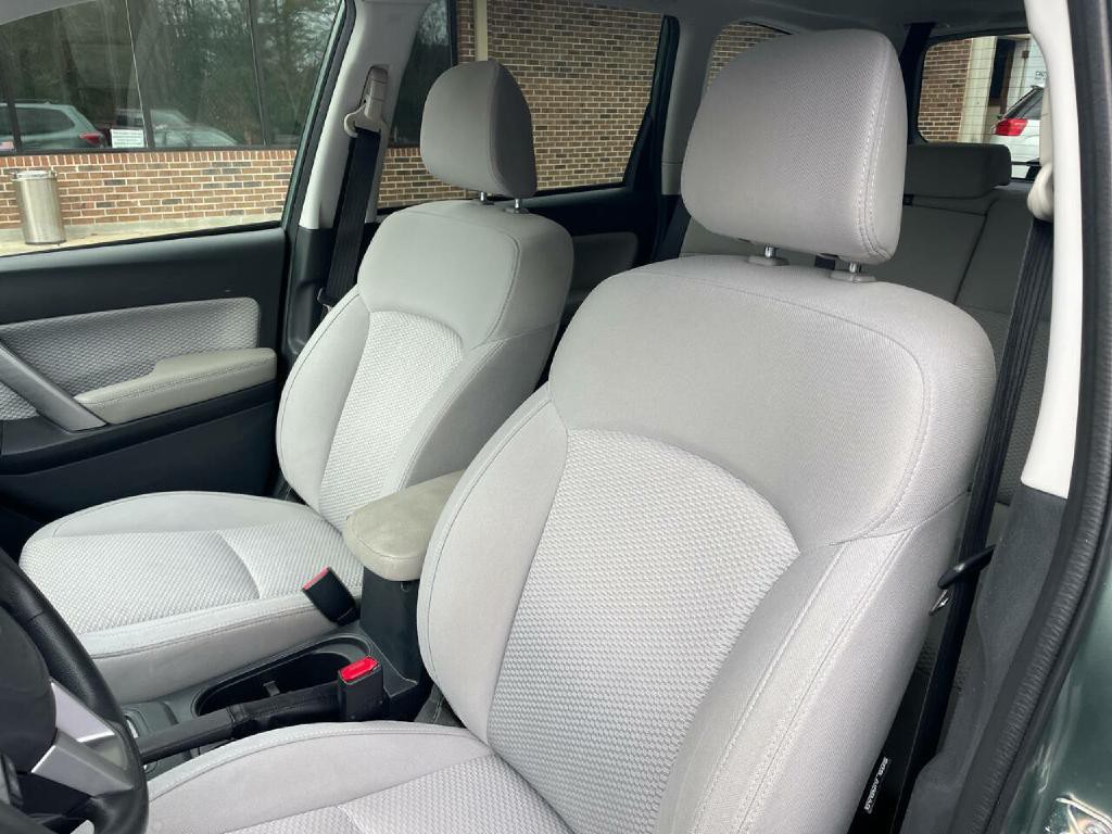 2017 Subaru Forester Image 13