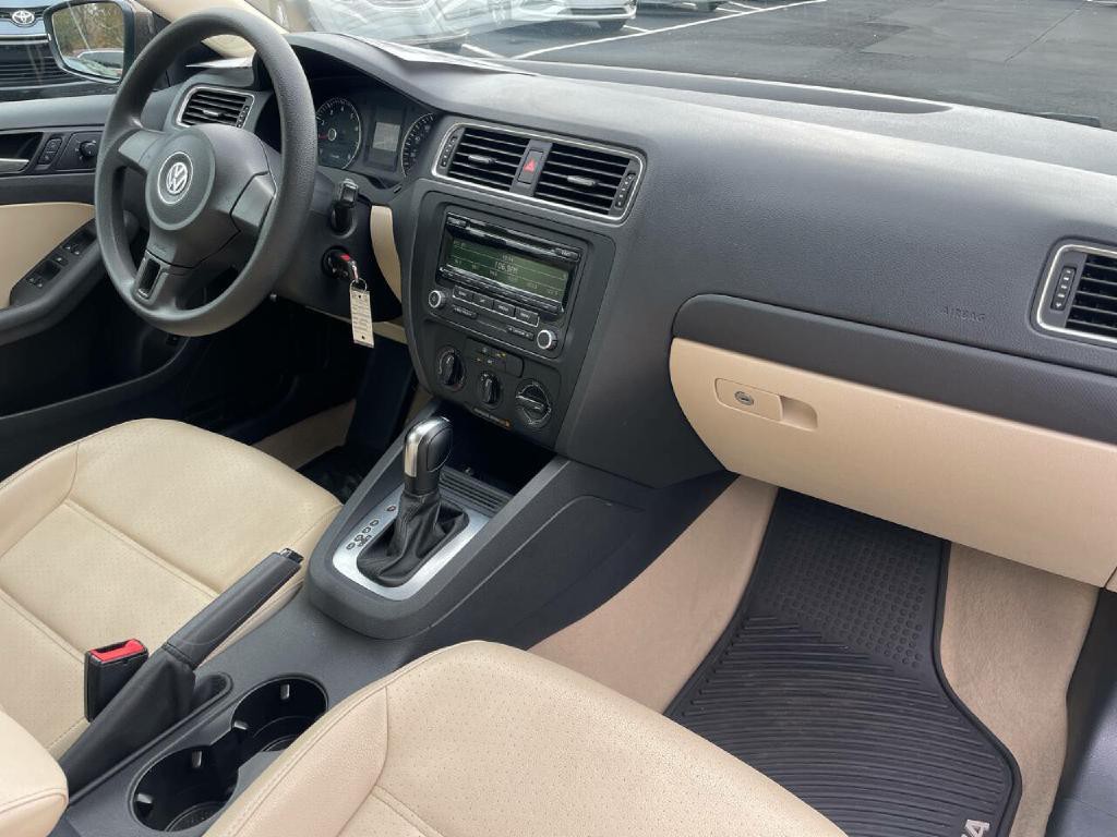 2014 Volkswagen Jetta Image 12
