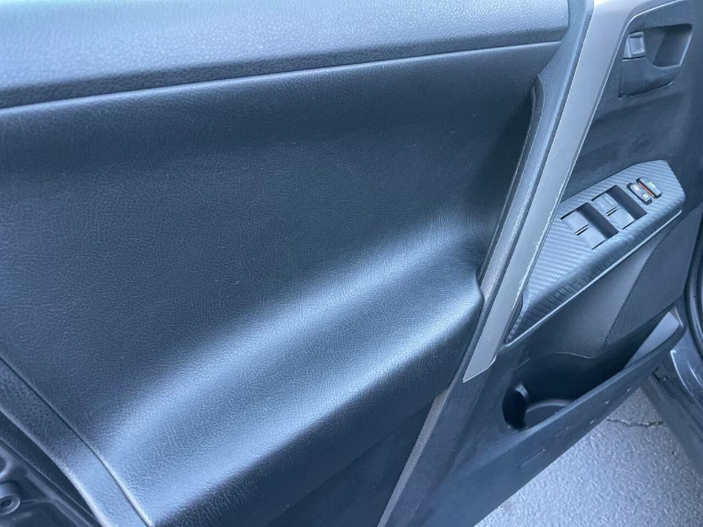 2015 Toyota Rav4 Image 11