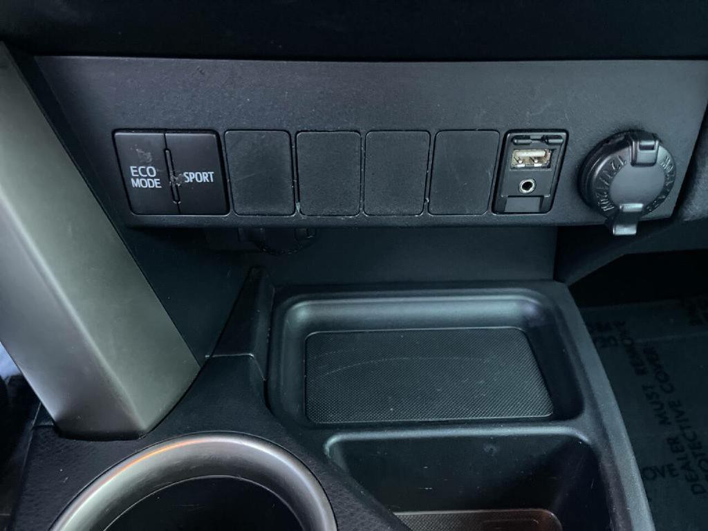 2015 Toyota Rav4 Image 16