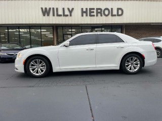 Image for 2017 Chrysler 300 Limited ID: 7114139