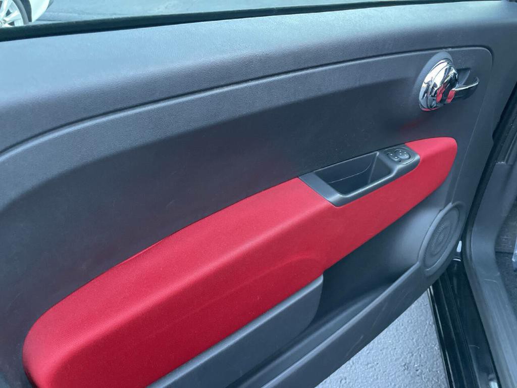 2016 FIAT 500 Image 11