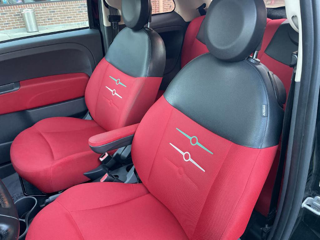 2016 FIAT 500 Image 12