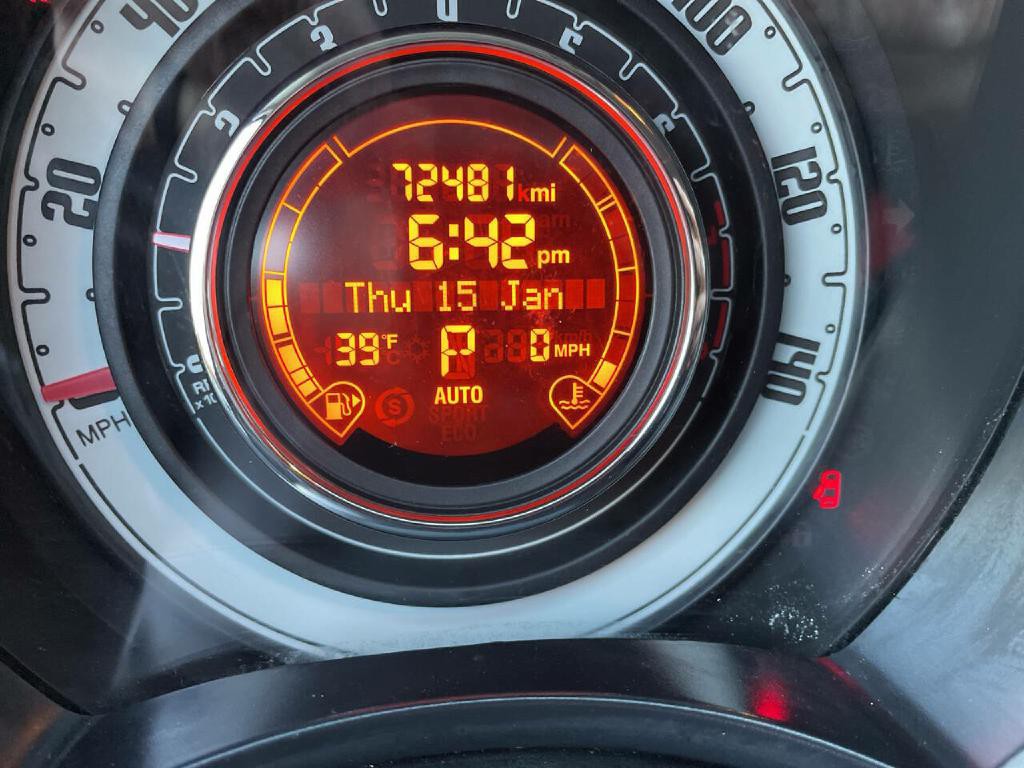 2016 FIAT 500 Image 14