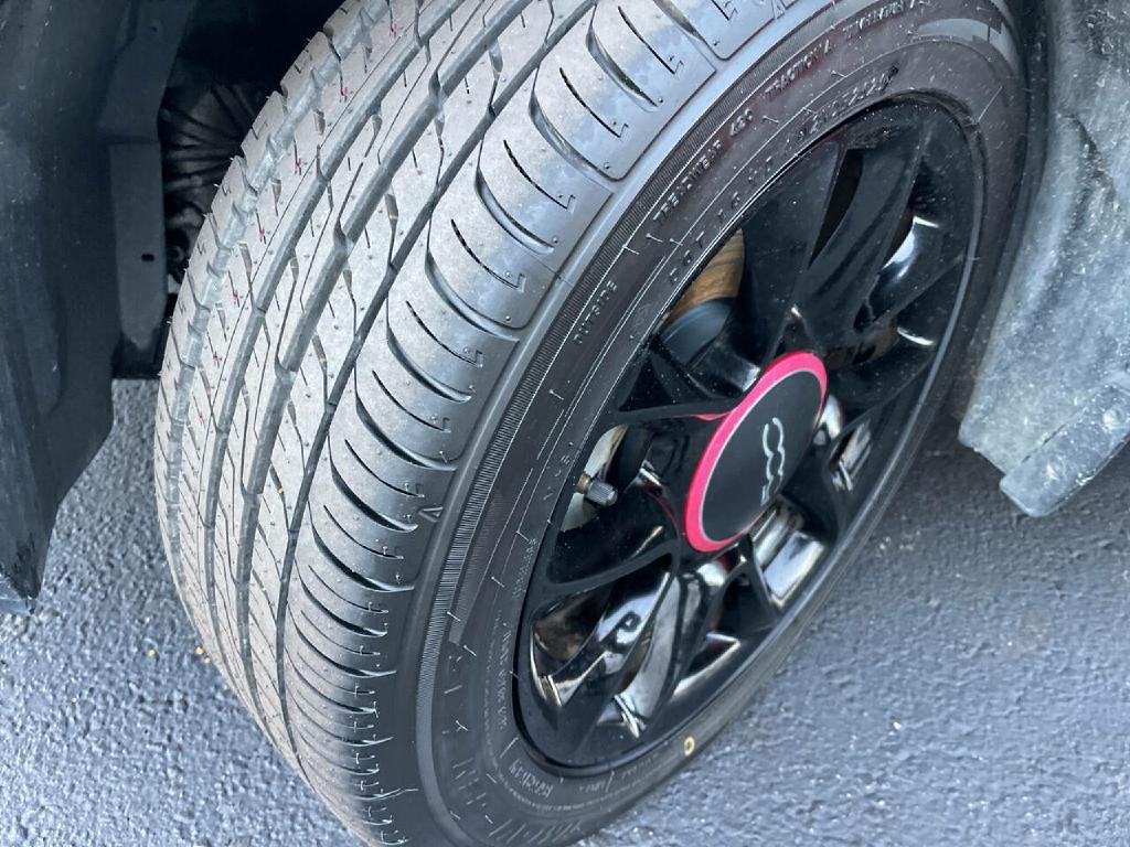 2016 FIAT 500 Image 30