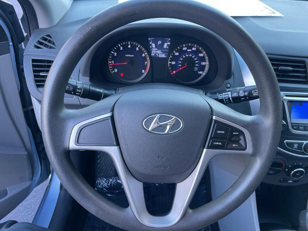 2014 Hyundai Accent Image 14