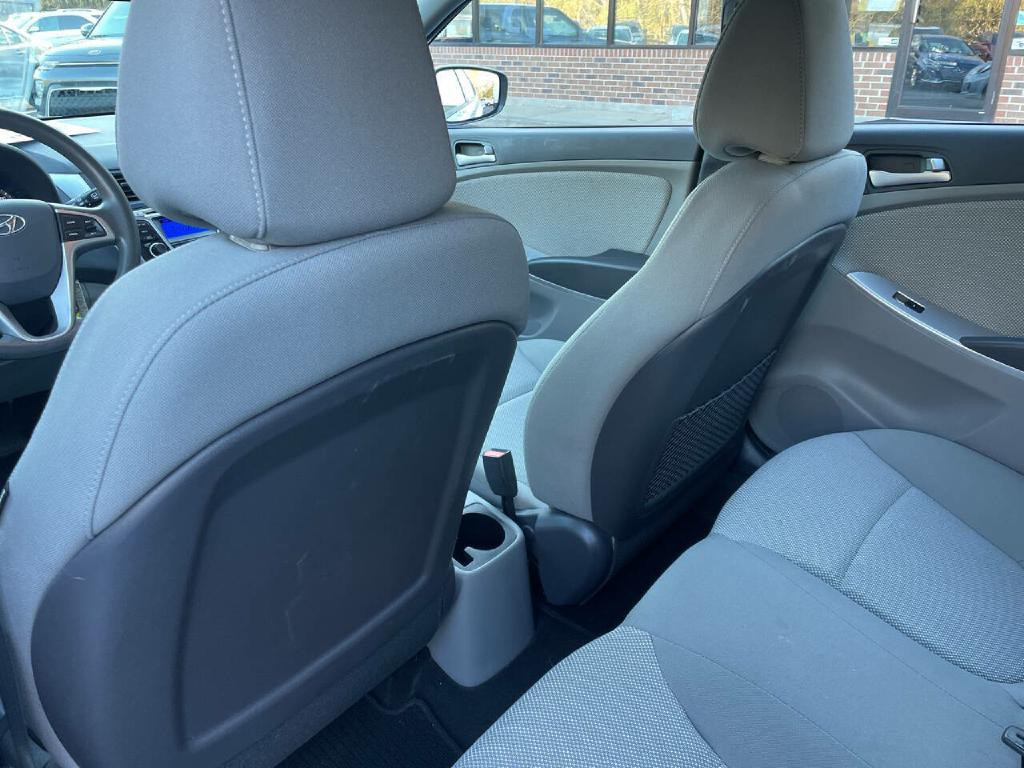 2014 Hyundai Accent Image 24