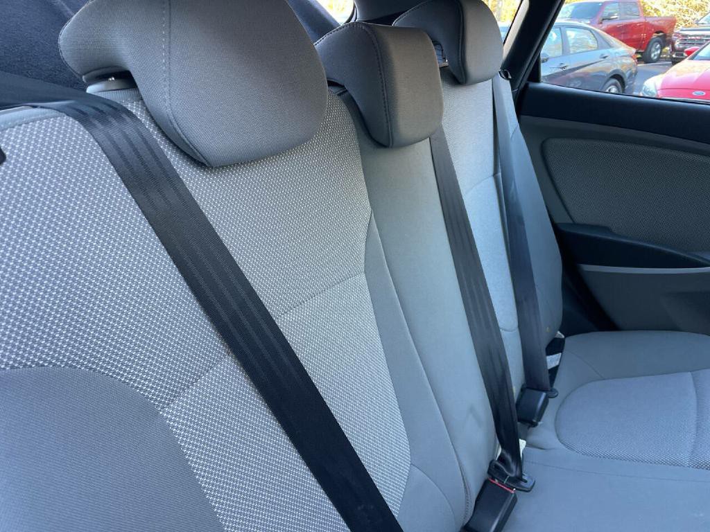 2014 Hyundai Accent Image 25