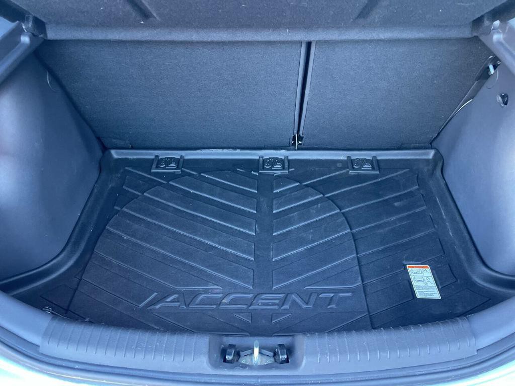 2014 Hyundai Accent Image 29