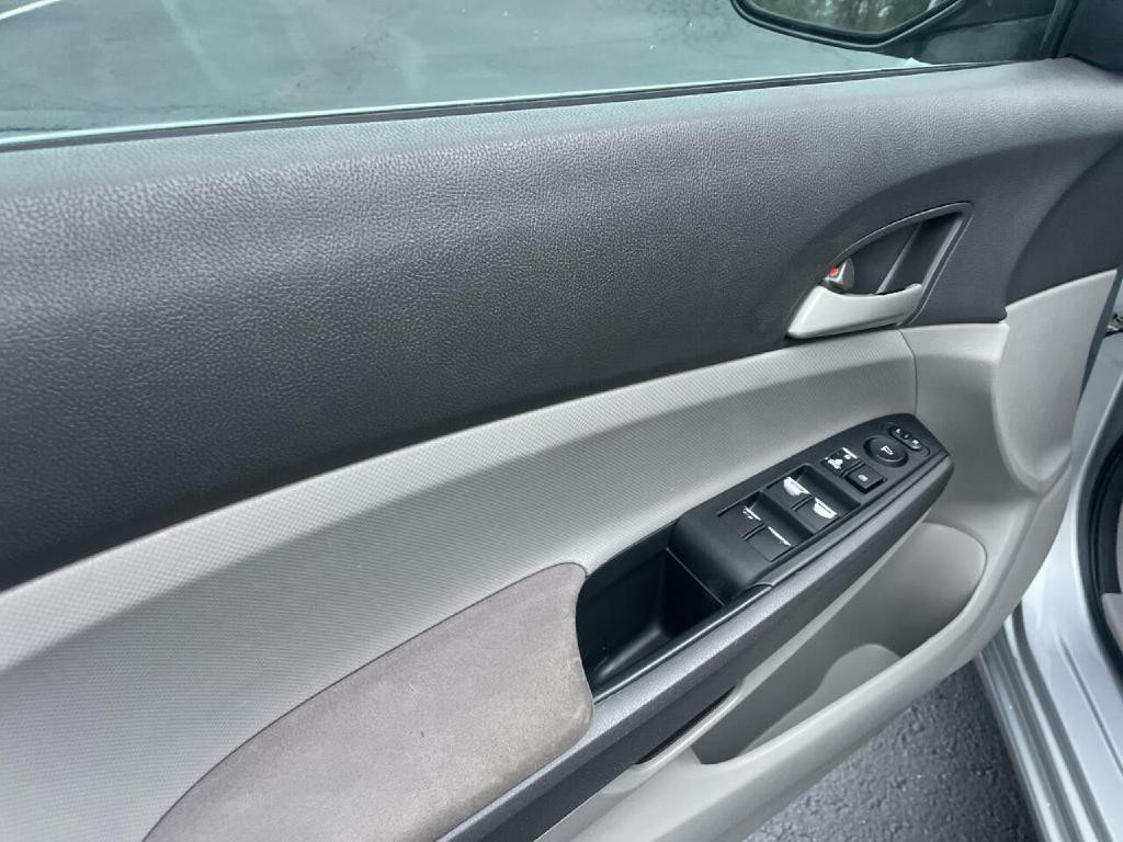 2010 Honda Accord Image 13