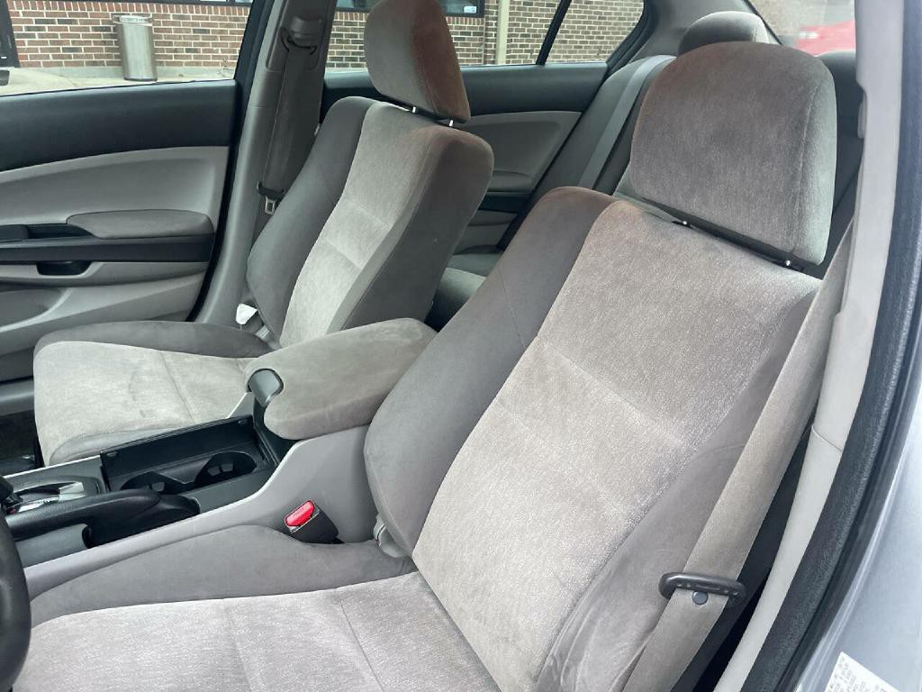 2010 Honda Accord Image 14