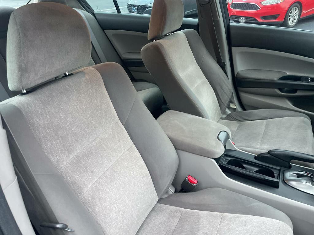 2010 Honda Accord Image 25