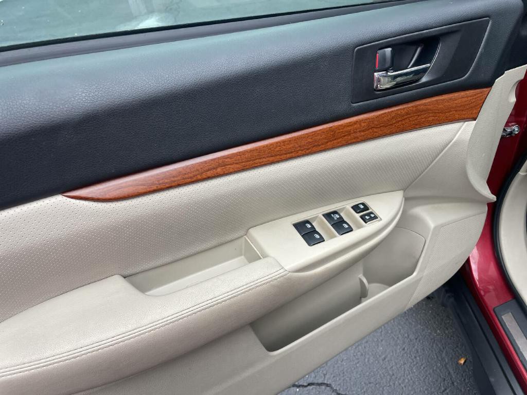 2013 Subaru Outback Image 13