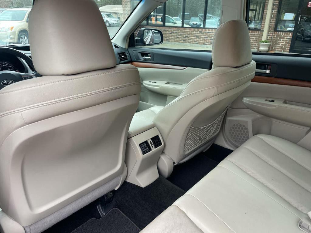 2013 Subaru Outback Image 24