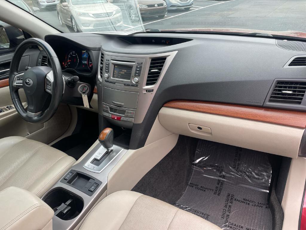 2013 Subaru Outback Image 28