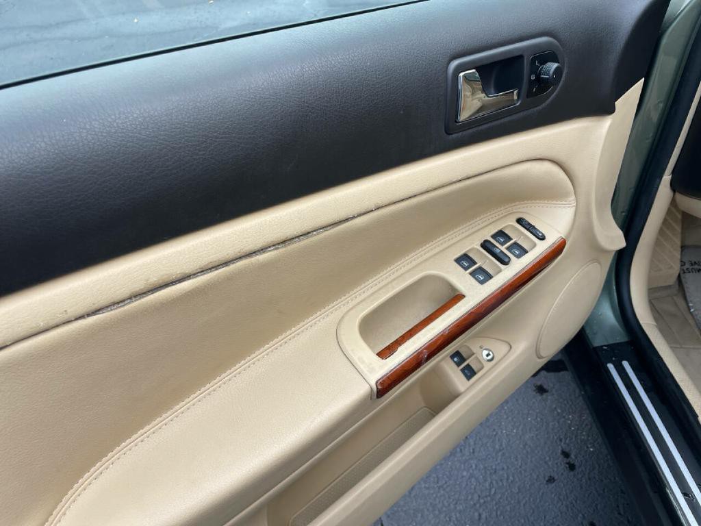 2003 Volkswagen Passat Image 11