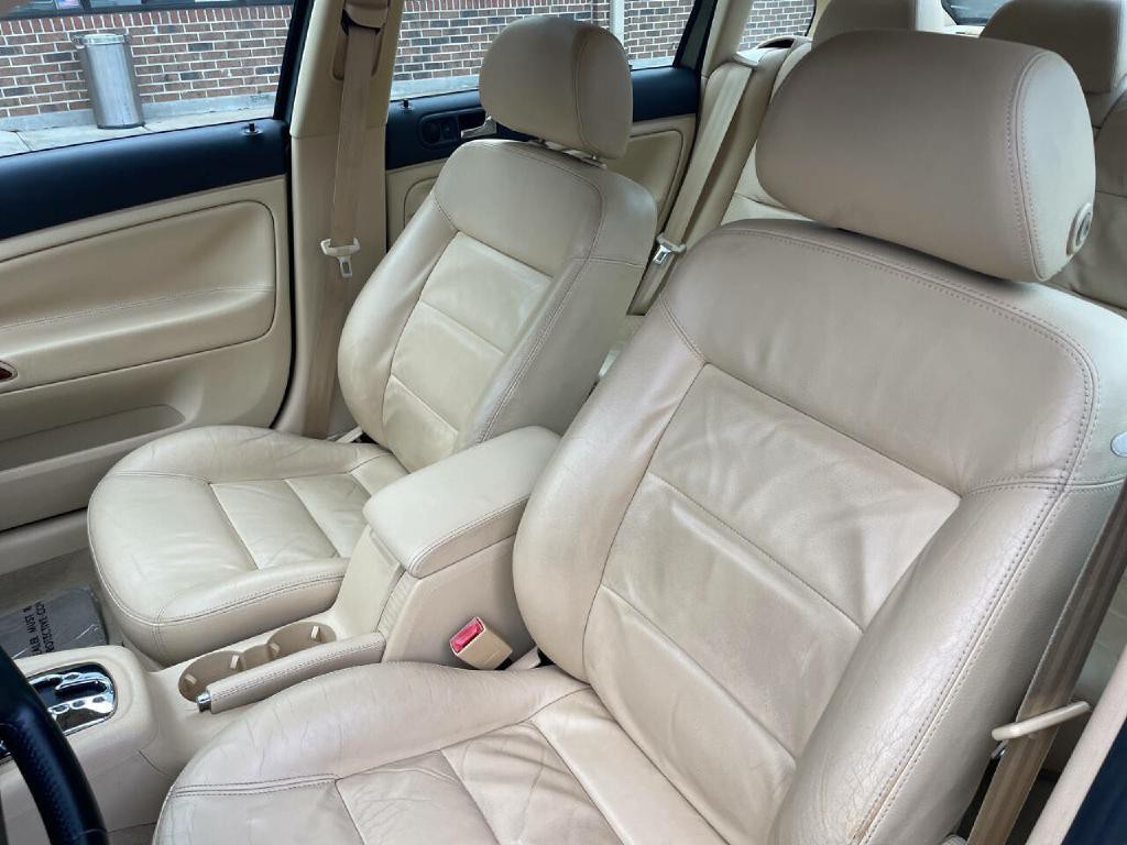 2003 Volkswagen Passat Image 13