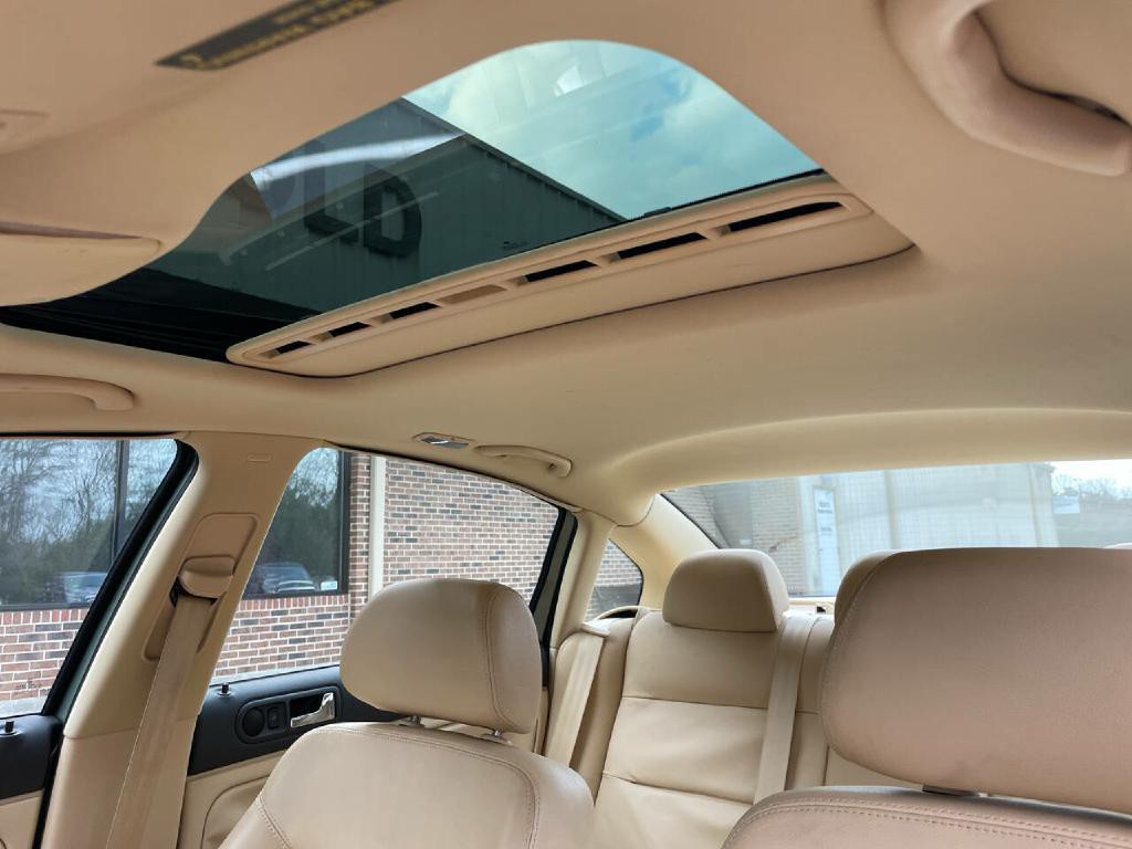 2003 Volkswagen Passat Image 18