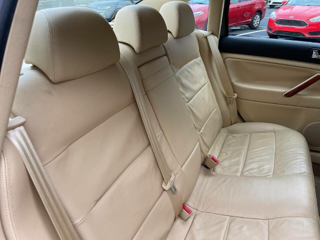 2003 Volkswagen Passat Image 22