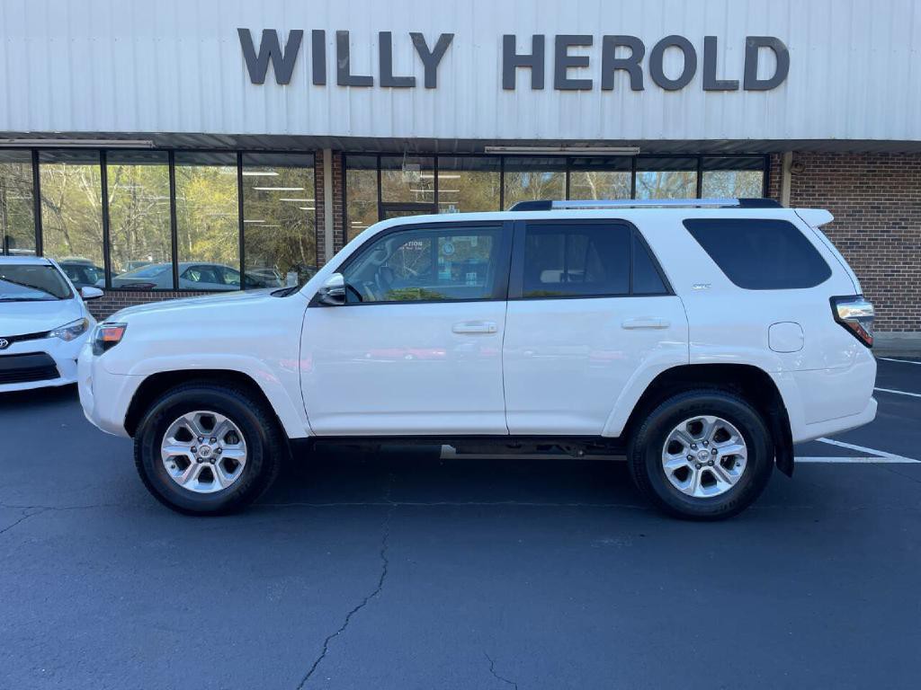 2021 Toyota 4Runner Image 1