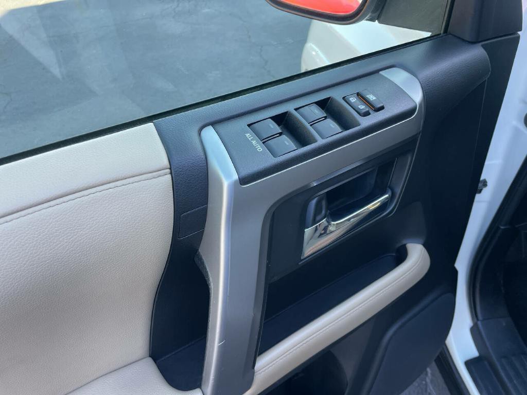 2021 Toyota 4Runner Image 11