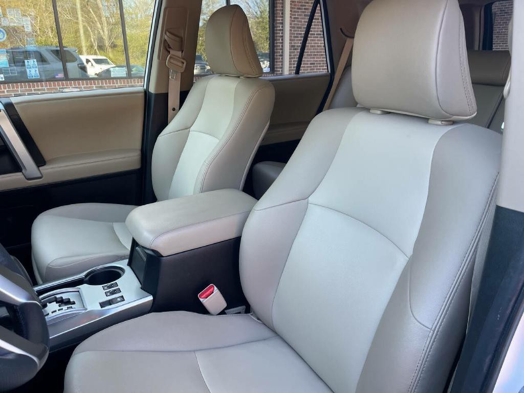 2021 Toyota 4Runner Image 12