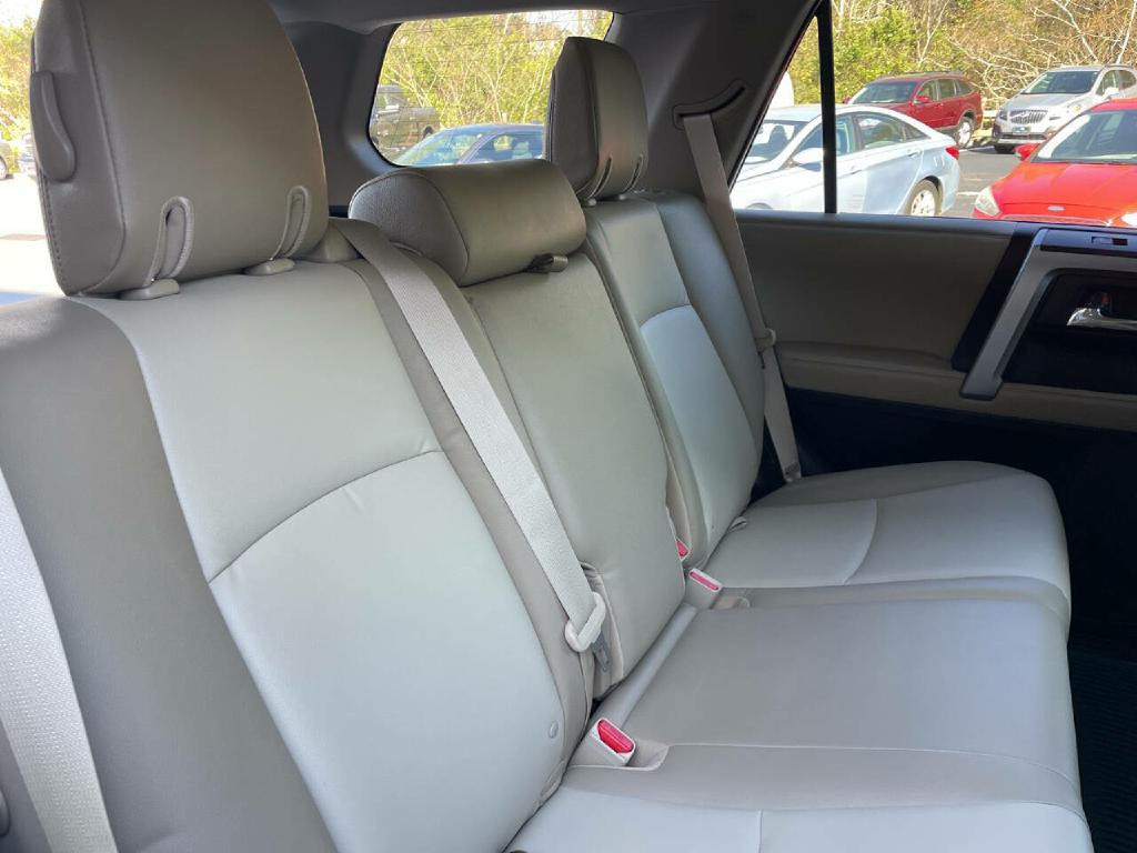 2021 Toyota 4Runner Image 34