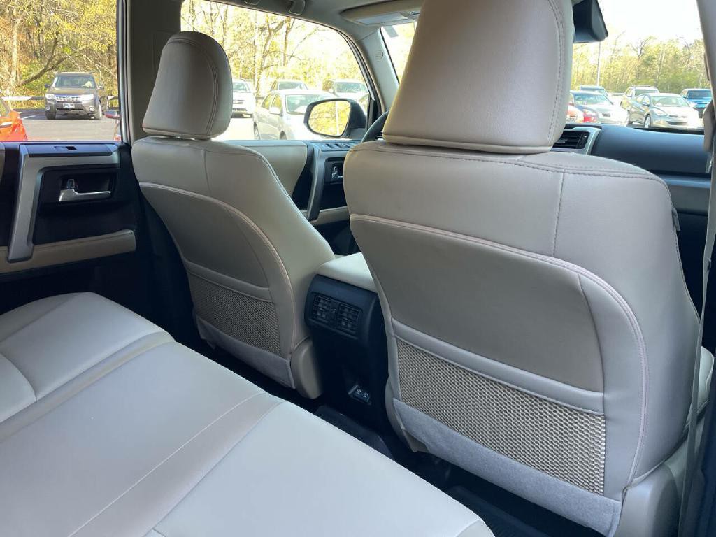 2021 Toyota 4Runner Image 36