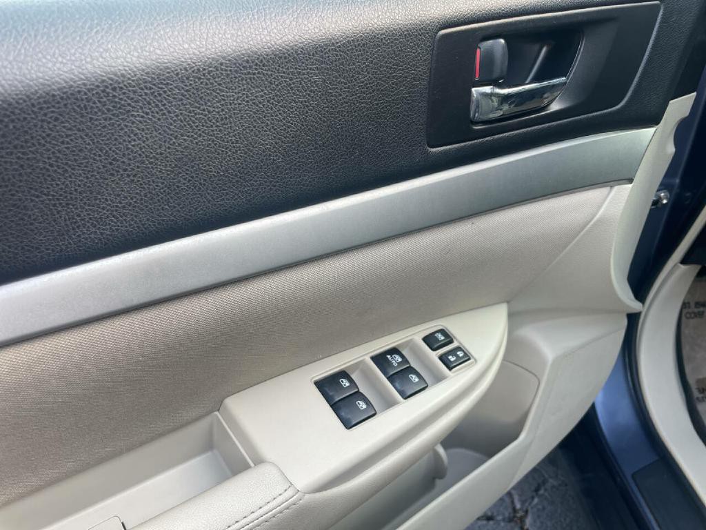 2014 Subaru Outback Image 12